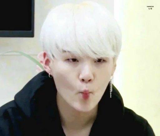 @LIVE_WITH_BTS_20130613 :: @fStikBot @LIVE_WITH_BTS_20130613 :: @fStikBot - person