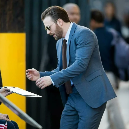 ↻ Chris Evans² ▹▹ @TellMeALie ↻ Chris Evans² ▹▹ @TellMeALie -