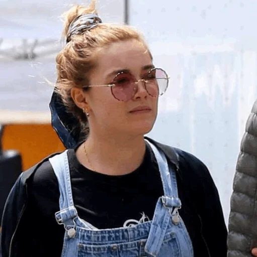 Florence Pugh¹ • @ArtXFemale Florence Pugh¹ • @ArtXFemale -