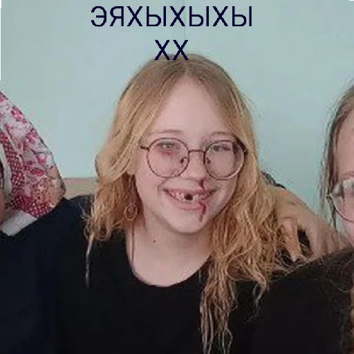 Кароч 3 шлюх...да Кароч 3 шлюх...да -