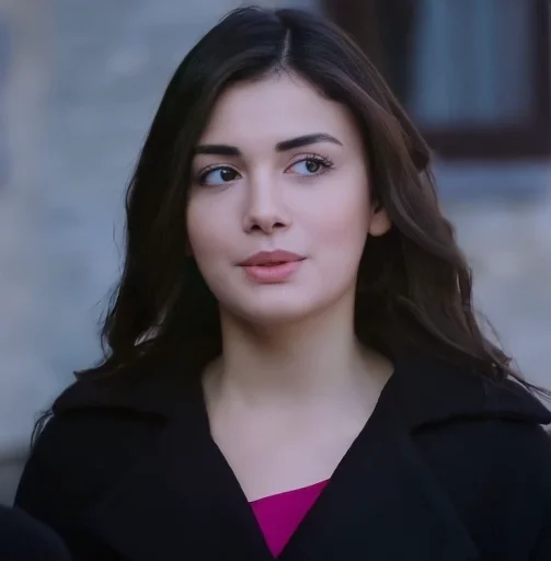 Özge Yagız @cutemonsta Özge Yagız @cutemonsta -