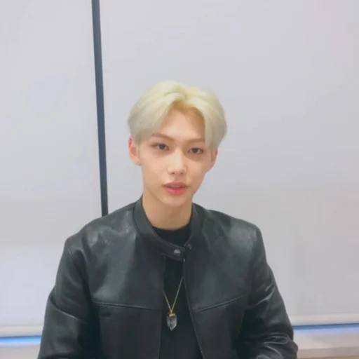 ,Lee felix Vlive. @STRAY_KIDS ,Lee felix Vlive. @STRAY_KIDS -