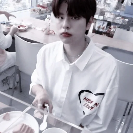 Stray kids.(2) Stray kids.(2) -