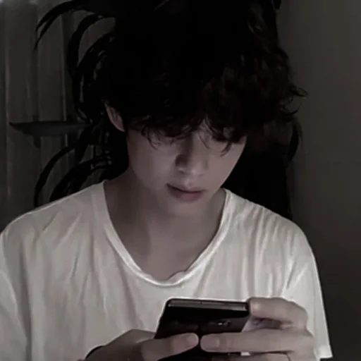 ഒ ⬩ taehyung @skideusweet ഒ ⬩ taehyung @skideusweet -