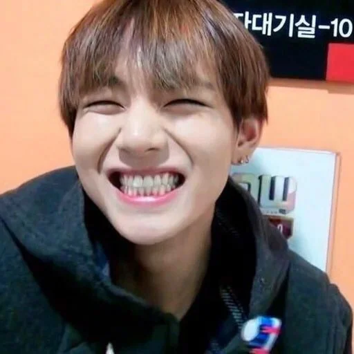 @btsdoza @btsdoza - person