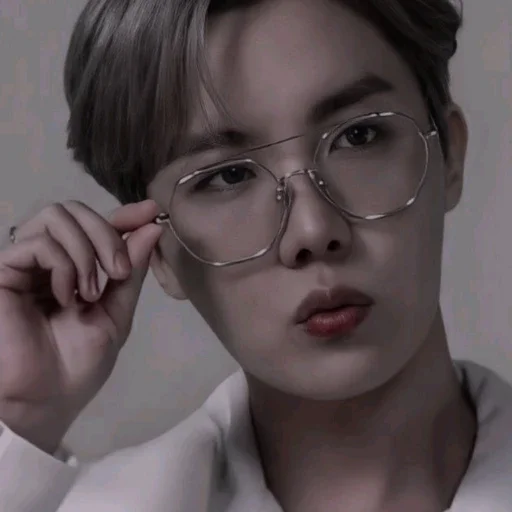hoseok @bmgif hoseok @bmgif - human face