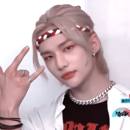🧋 - 𝐡𝐲𝐮𝐧𝐣𝐢𝐧`. | @pecjuwr 🧋 - 𝐡𝐲𝐮𝐧𝐣𝐢𝐧`. | @pecjuwr - person