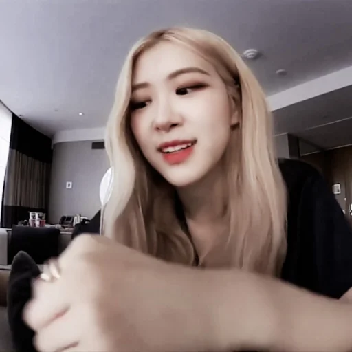 Kejora as Rosé | @bareblue Kejora as Rosé | @bareblue -
