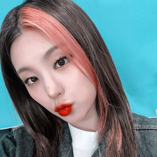 » ✉️ yeji ! - @smstickerr » ✉️ yeji ! - @smstickerr -