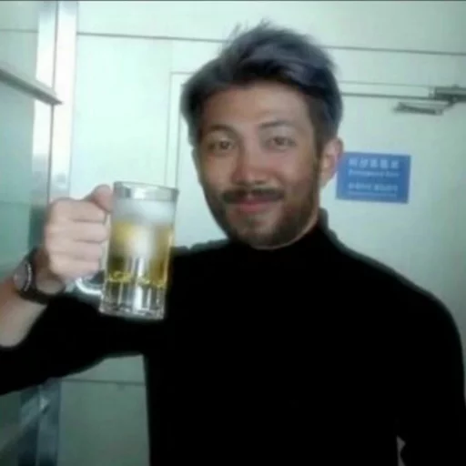 @kpopmems @kpopmems - Человек
