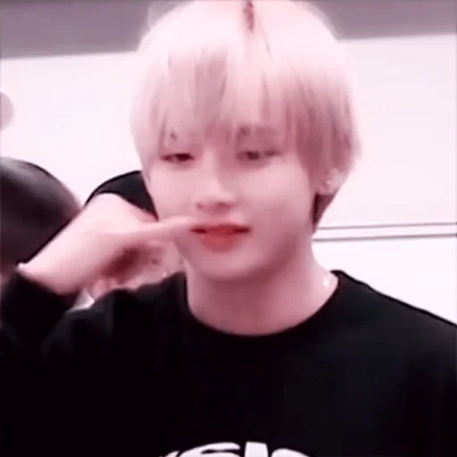 @SWEATESNIEL @SWEATESNIEL - person