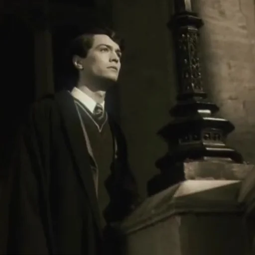 Tom Riddle @POTTERHOUSE Tom Riddle @POTTERHOUSE -